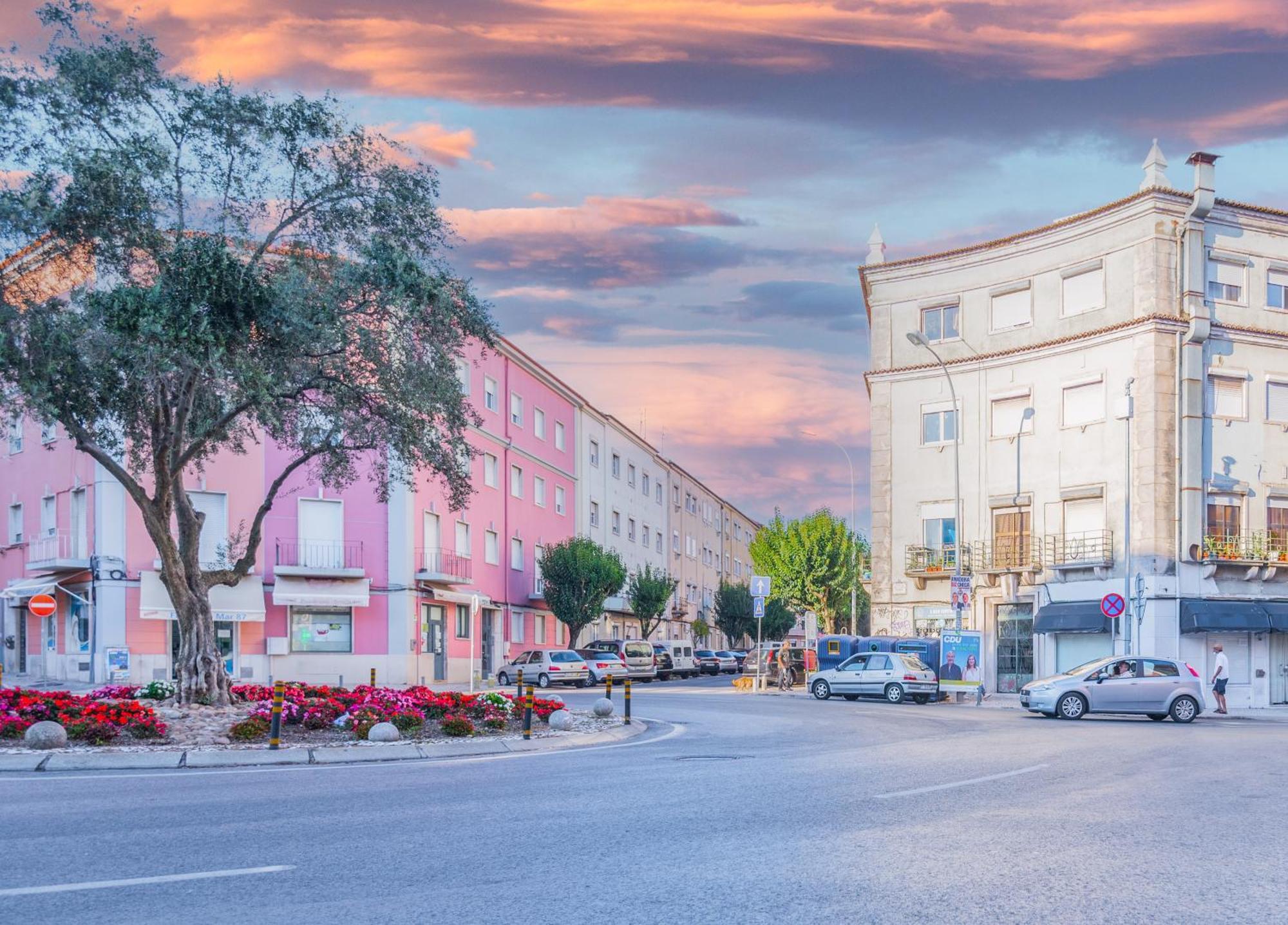 April Square By Lisbon With Sintra Hotel Амадора Екстериор снимка
