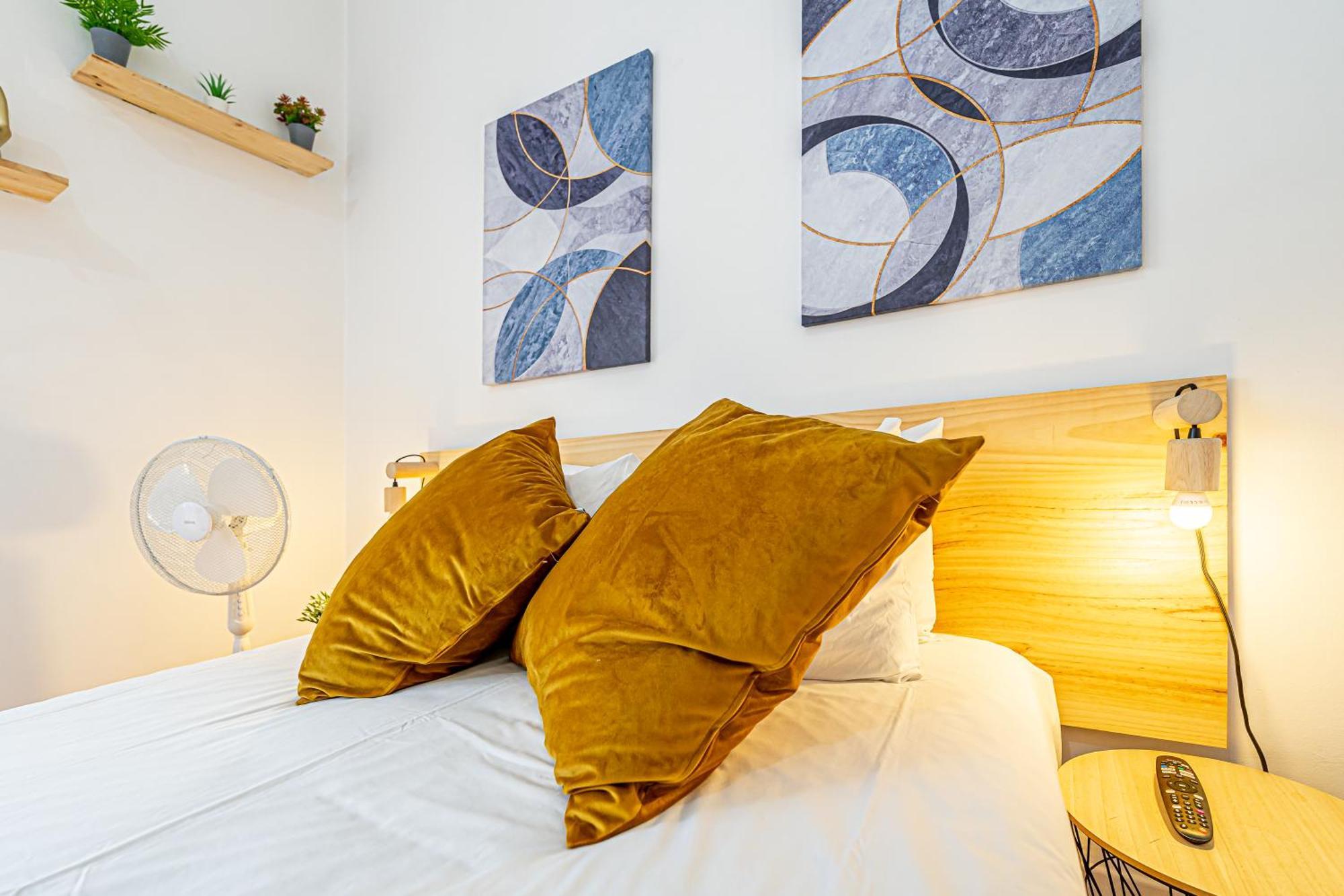 April Square By Lisbon With Sintra Hotel Амадора Екстериор снимка