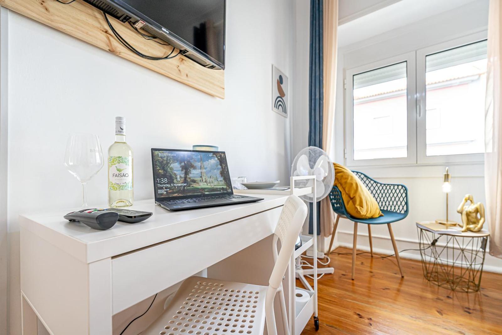 April Square By Lisbon With Sintra Hotel Амадора Екстериор снимка